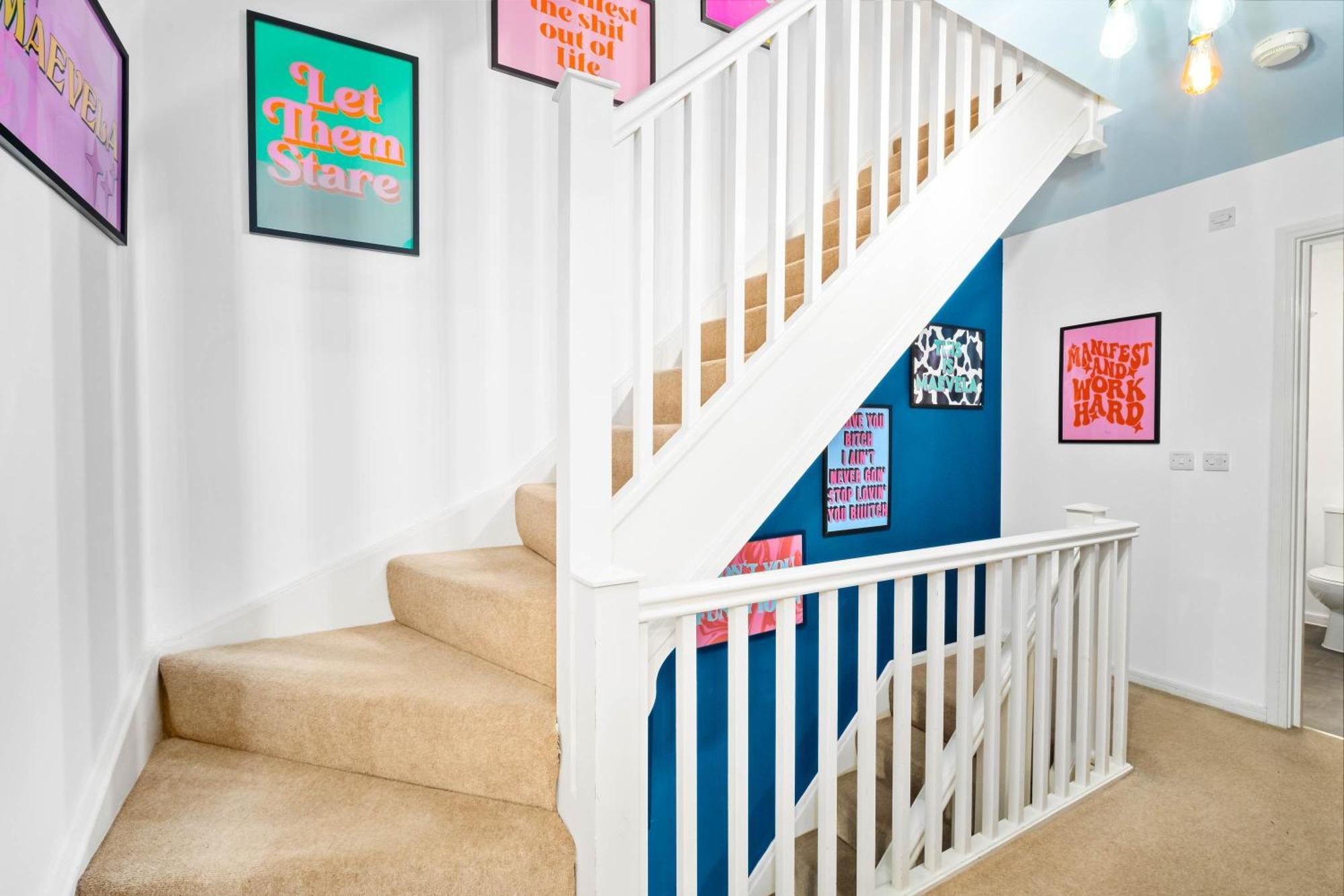 Stylish Manchester 4 Bed House W/Garden ✘ Sleeps 9 - Salford ☆ Free Parking → Smart Tvs In Every Bedroom ☆ Free Netflix & Ultra Fast Wifi ✪ 6 Min To City Centre, Close To Trafford Centre, Etihad Stadium, Manchester Arena, Clubs & More! 外观 照片